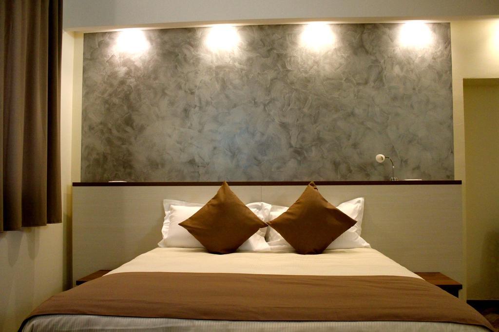 Bhl Boutique Rooms Legnano Habitación foto